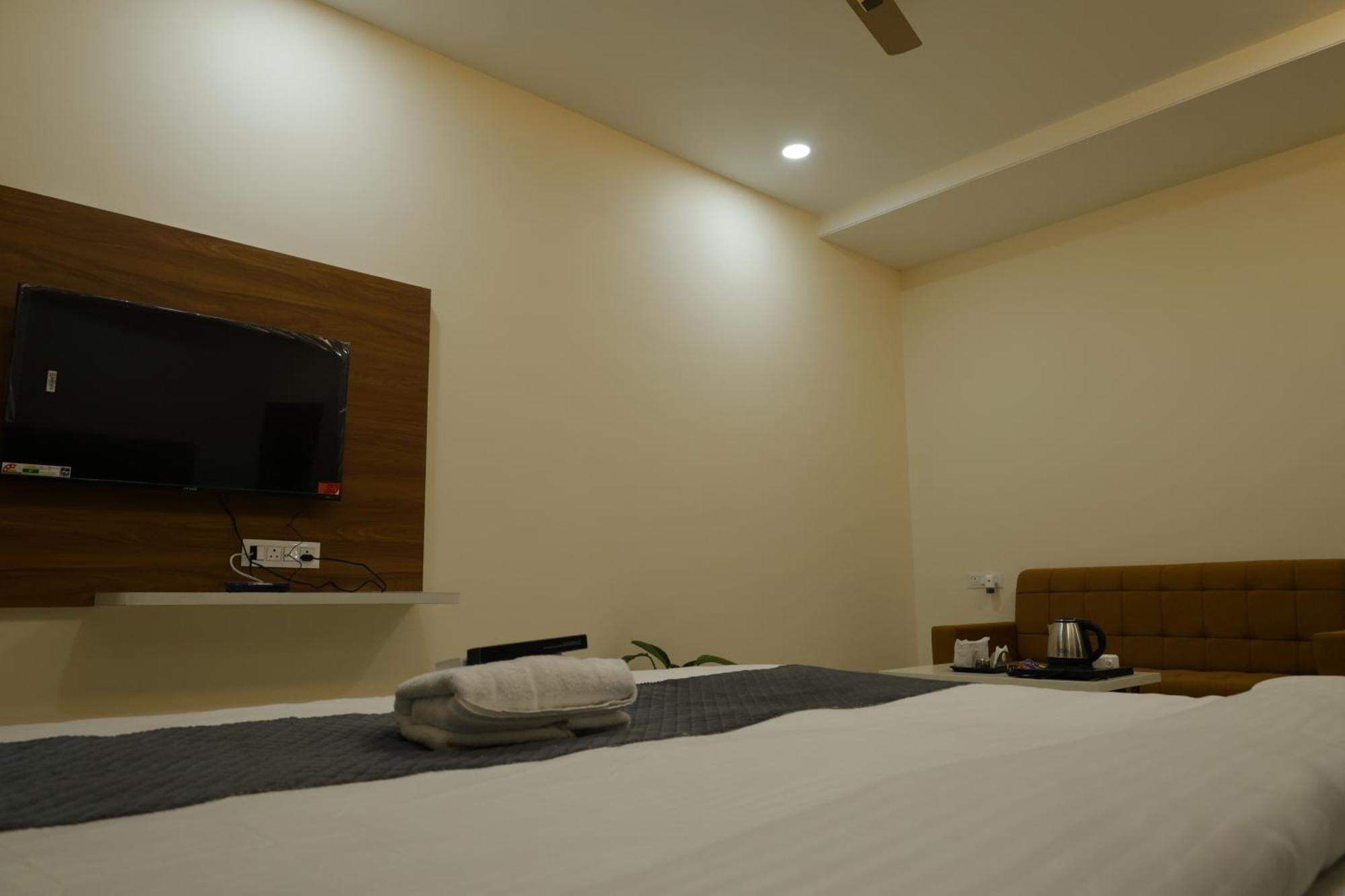 Hotel The Prime Land Hoshangabad Экстерьер фото